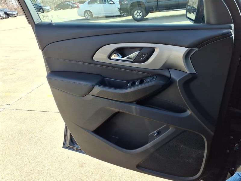 Chevrolet Traverse Vehicle Full-screen Gallery Image 20