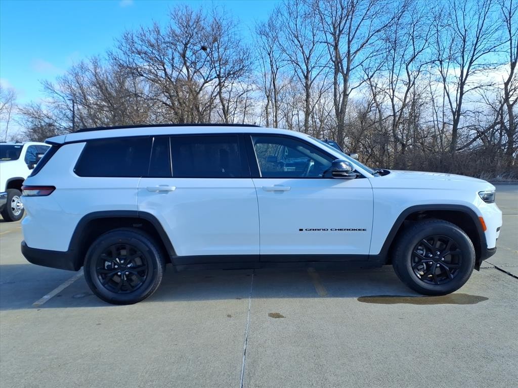 Jeep Grand Cherokee L Vehicle Full-screen Gallery Image 5