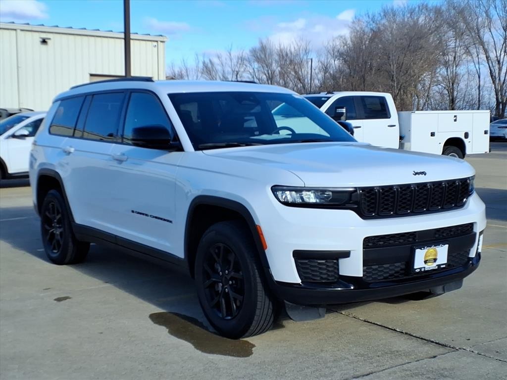 Jeep Grand Cherokee L Vehicle Full-screen Gallery Image 6
