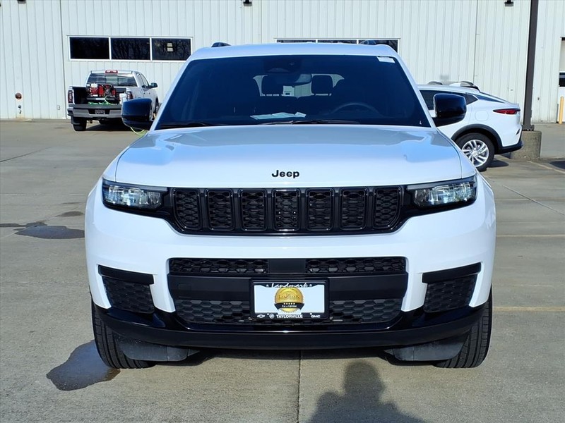 Jeep Grand Cherokee L Vehicle Full-screen Gallery Image 7