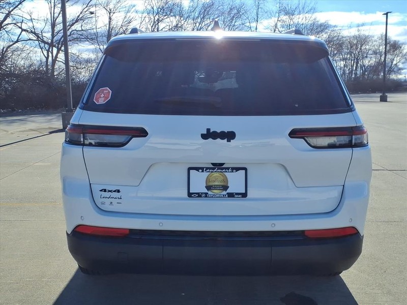 Jeep Grand Cherokee L Vehicle Full-screen Gallery Image 24