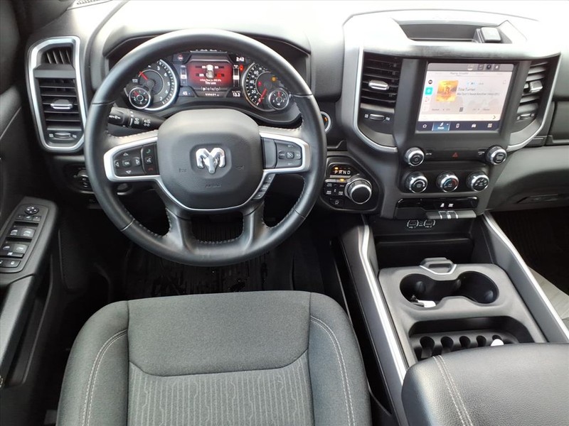 Ram 1500 Vehicle Full-screen Gallery Image 9