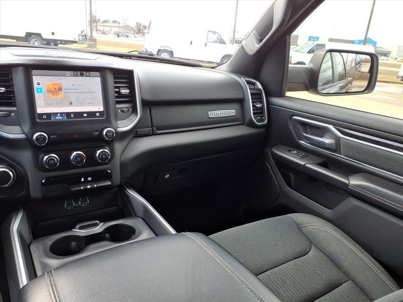 Ram 1500 Vehicle Full-screen Gallery Image 10