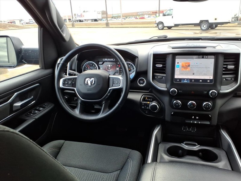 Ram 1500 Vehicle Full-screen Gallery Image 11