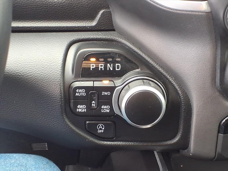 Ram 1500 Vehicle Full-screen Gallery Image 15