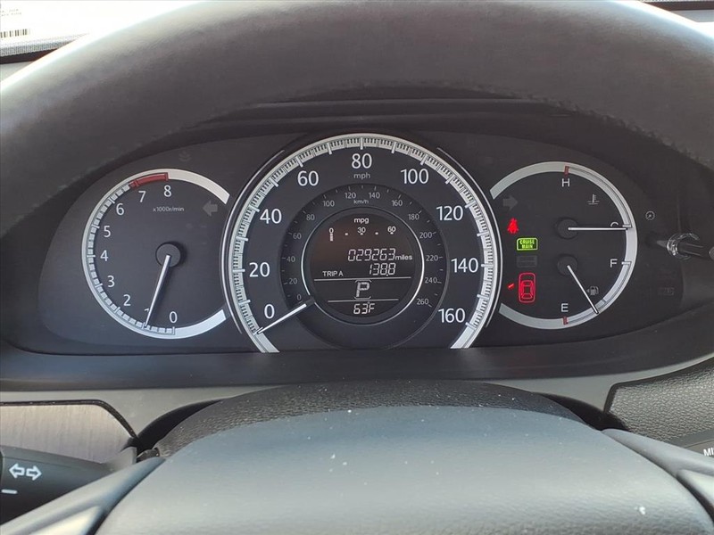 Honda Accord Sedan Vehicle Full-screen Gallery Image 19