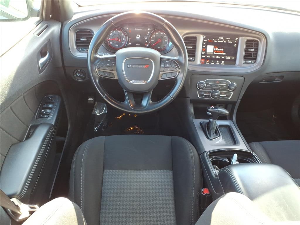 Dodge Charger Vehicle Full-screen Gallery Image 9