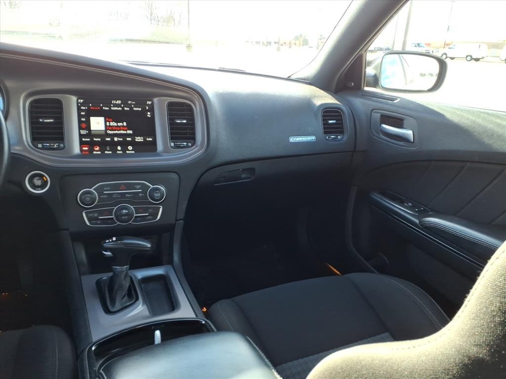 Dodge Charger Vehicle Full-screen Gallery Image 10