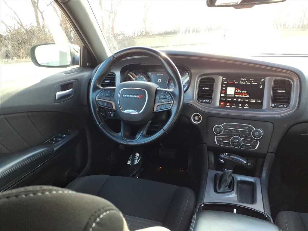Dodge Charger Vehicle Full-screen Gallery Image 11