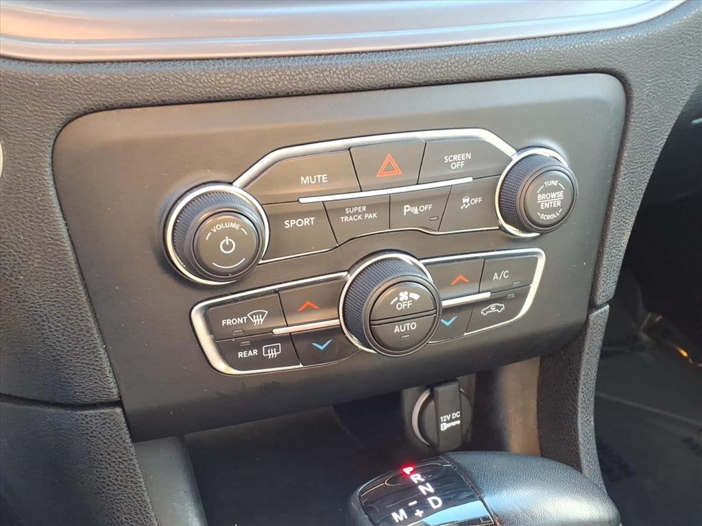 Dodge Charger Vehicle Full-screen Gallery Image 14