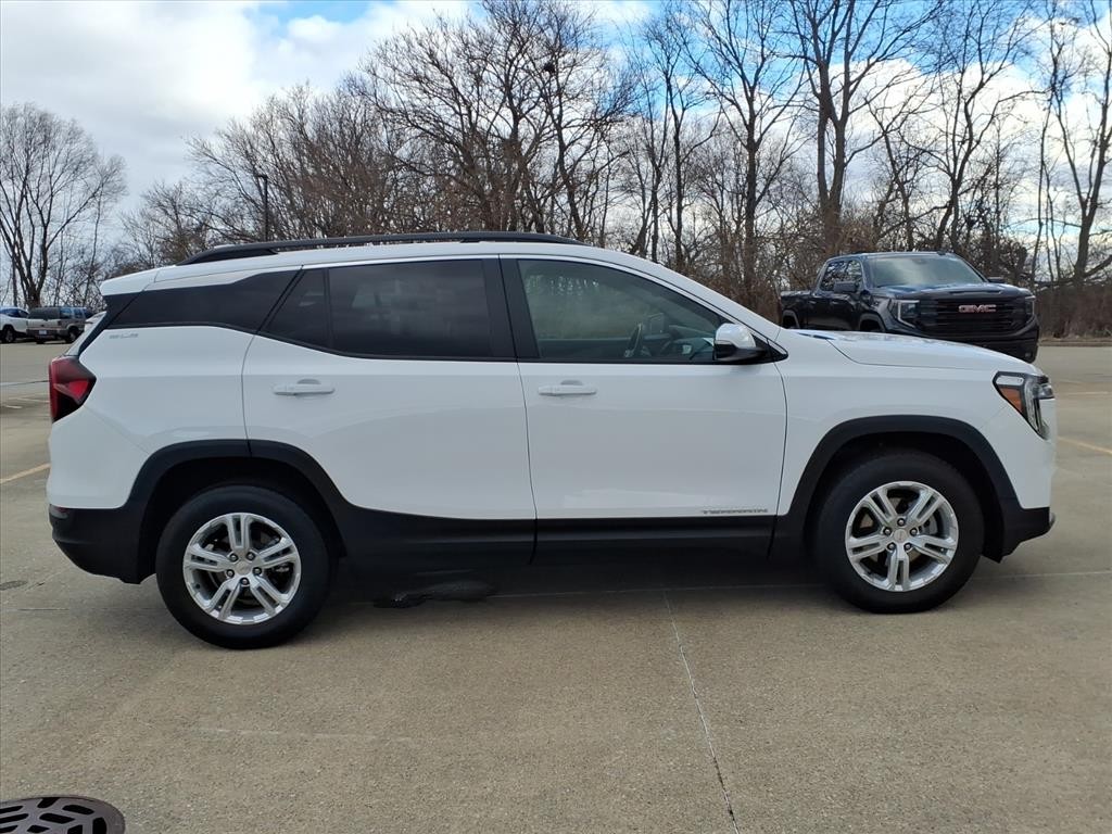 GMC Terrain Vehicle Full-screen Gallery Image 5