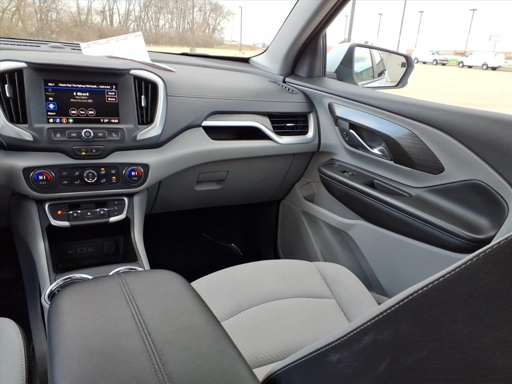 GMC Terrain Vehicle Full-screen Gallery Image 10