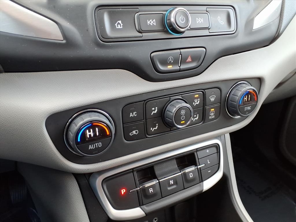 GMC Terrain Vehicle Full-screen Gallery Image 14