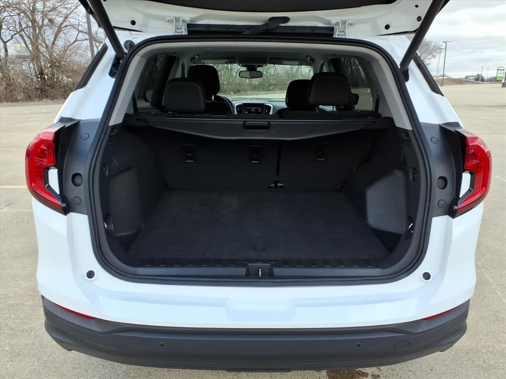 GMC Terrain Vehicle Full-screen Gallery Image 22