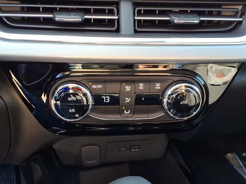 Chevrolet Trax Vehicle Full-screen Gallery Image 14