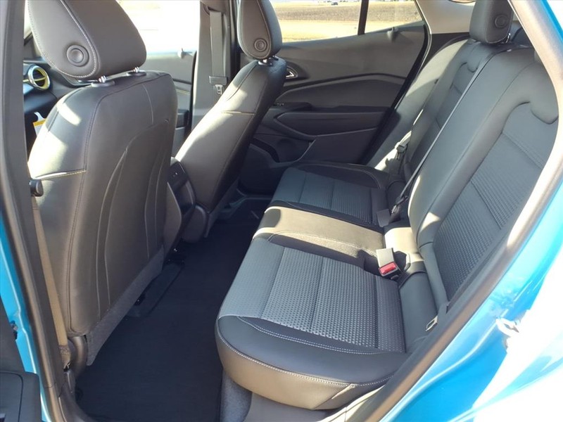 Chevrolet Trax Vehicle Full-screen Gallery Image 21