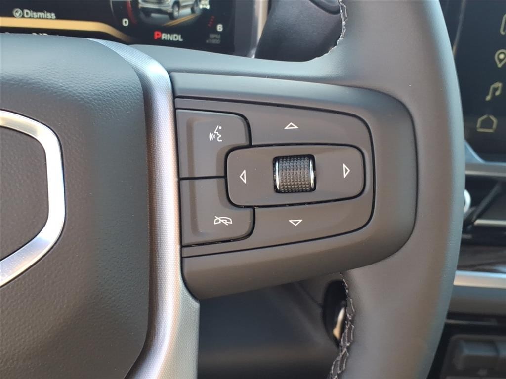 GMC Sierra 1500 Vehicle Full-screen Gallery Image 11