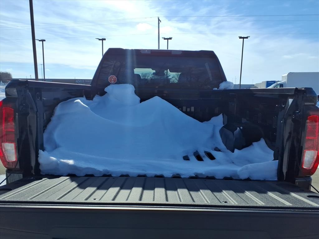 GMC Sierra 1500 Vehicle Full-screen Gallery Image 17