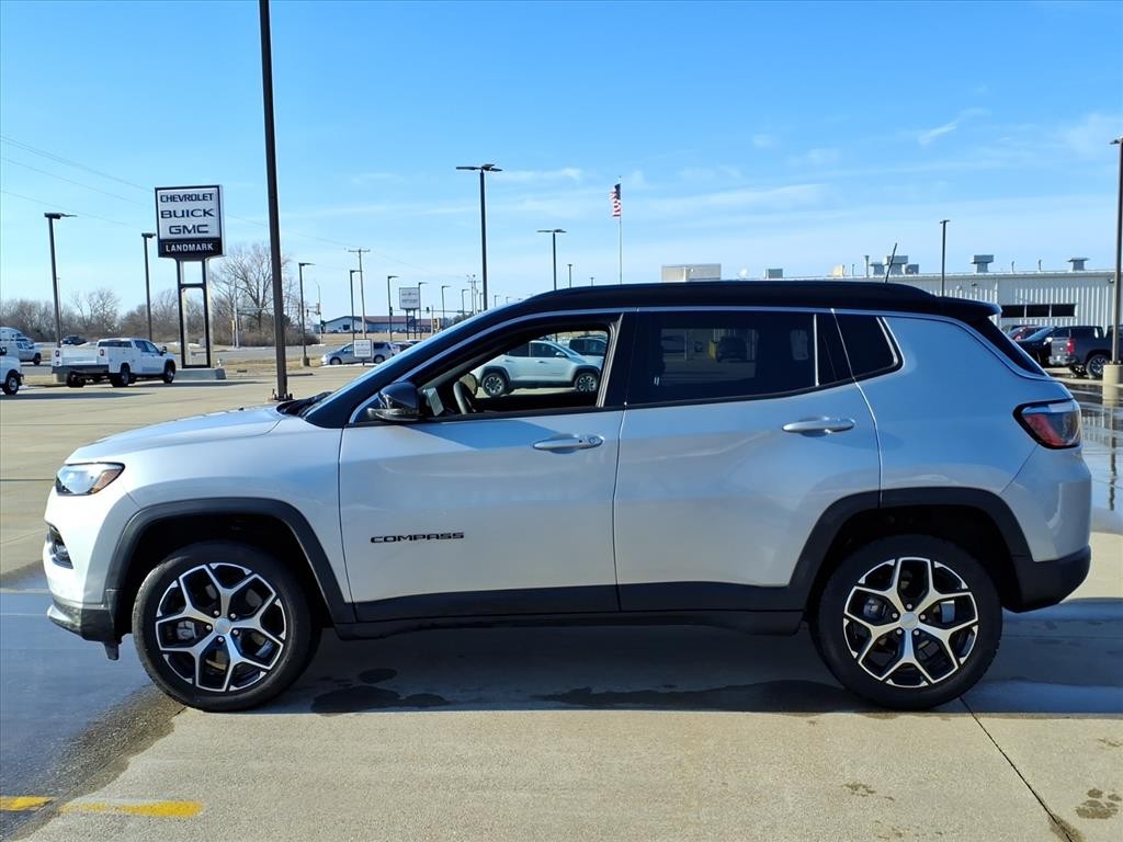 Jeep Compass Vehicle Full-screen Gallery Image 2