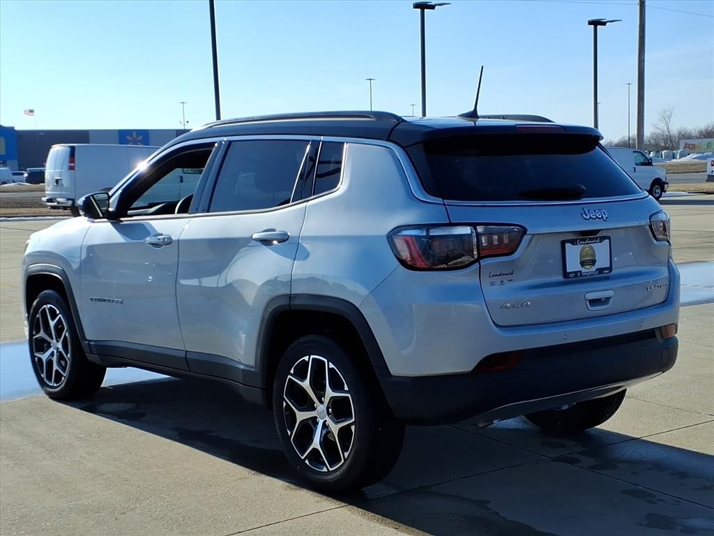 Jeep Compass Vehicle Full-screen Gallery Image 3