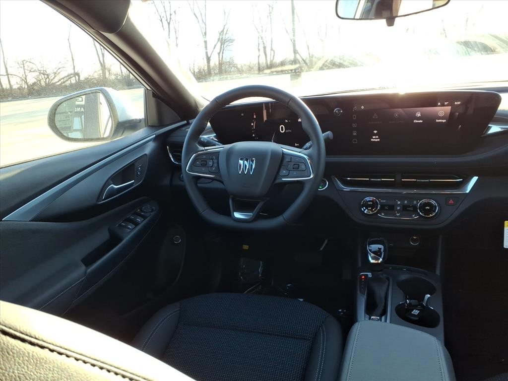 Buick Envista Vehicle Full-screen Gallery Image 6