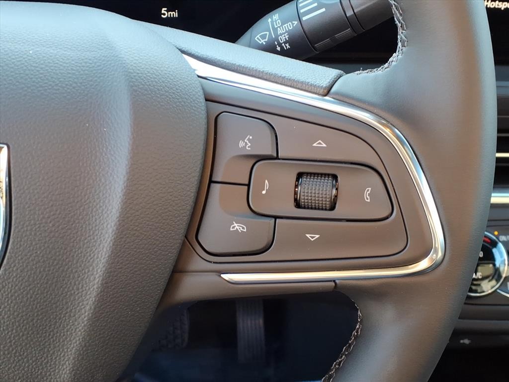 Buick Envista Vehicle Full-screen Gallery Image 13