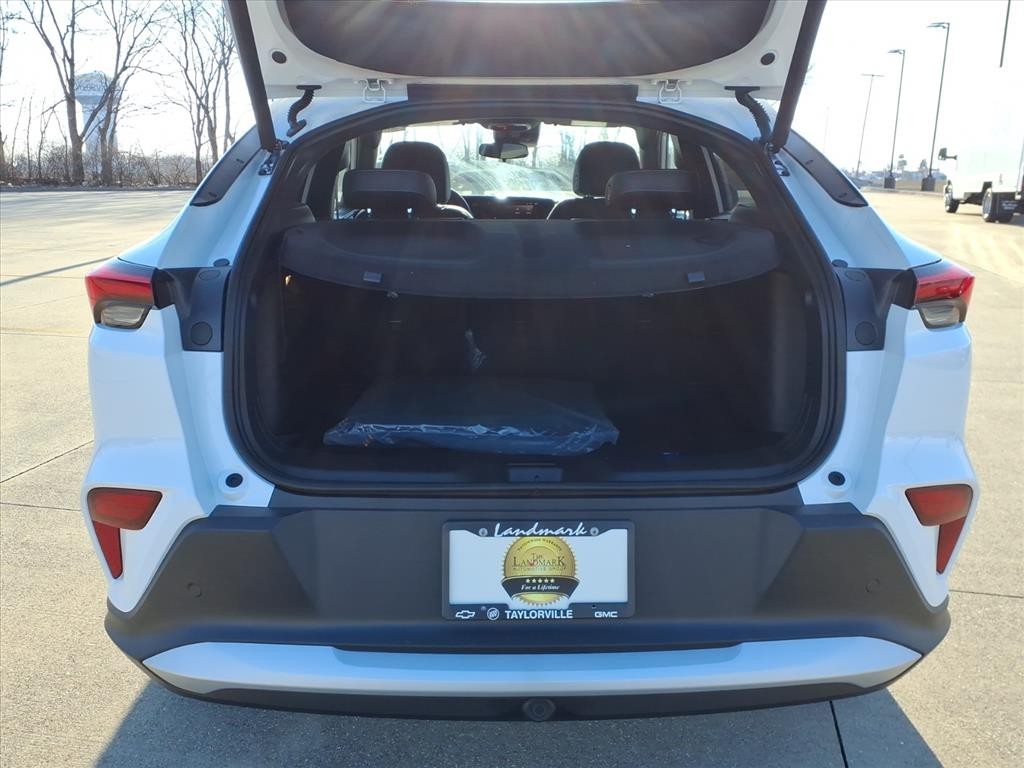 Buick Envista Vehicle Full-screen Gallery Image 18