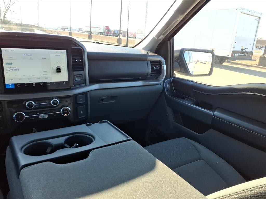 Ford F-150 Vehicle Full-screen Gallery Image 10