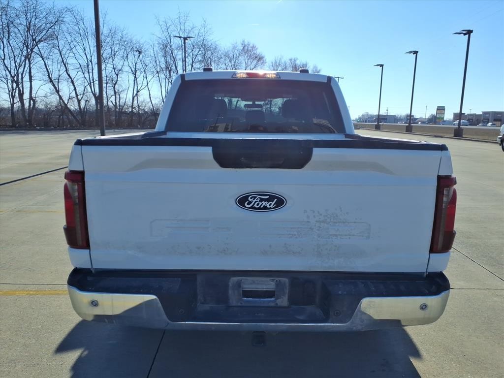 Ford F-150 Vehicle Full-screen Gallery Image 22