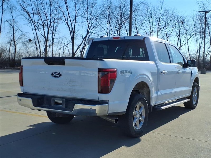 Ford F-150 Vehicle Full-screen Gallery Image 4