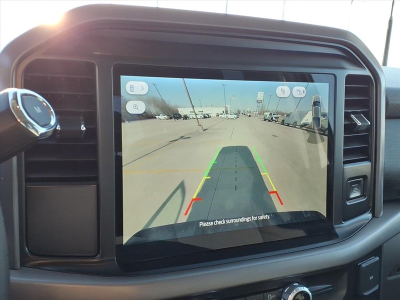 Ford F-150 Vehicle Full-screen Gallery Image 13