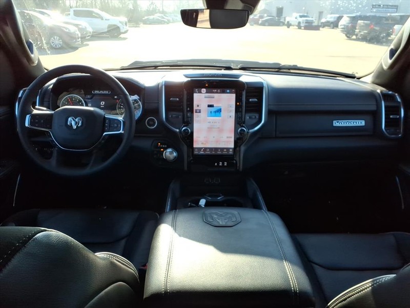 Ram 1500 Vehicle Full-screen Gallery Image 8