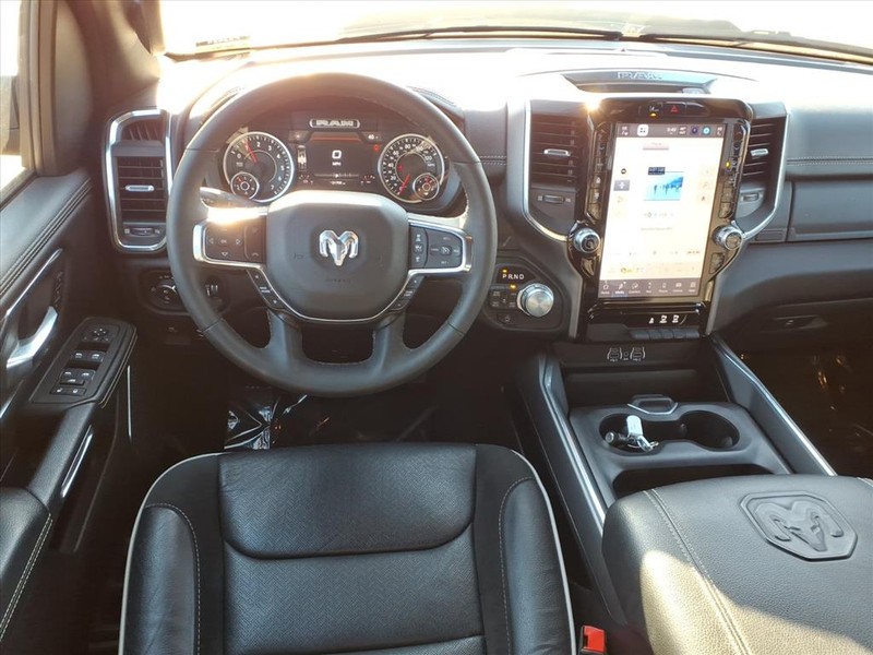 Ram 1500 Vehicle Full-screen Gallery Image 9