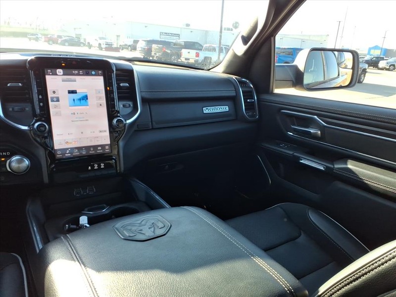 Ram 1500 Vehicle Full-screen Gallery Image 10
