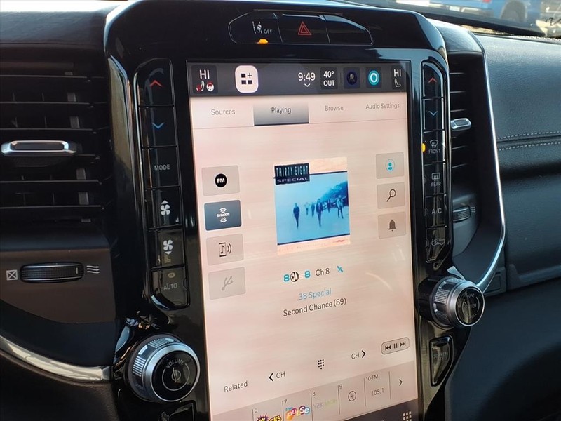 Ram 1500 Vehicle Full-screen Gallery Image 12