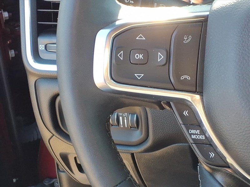 Ram 1500 Vehicle Full-screen Gallery Image 16