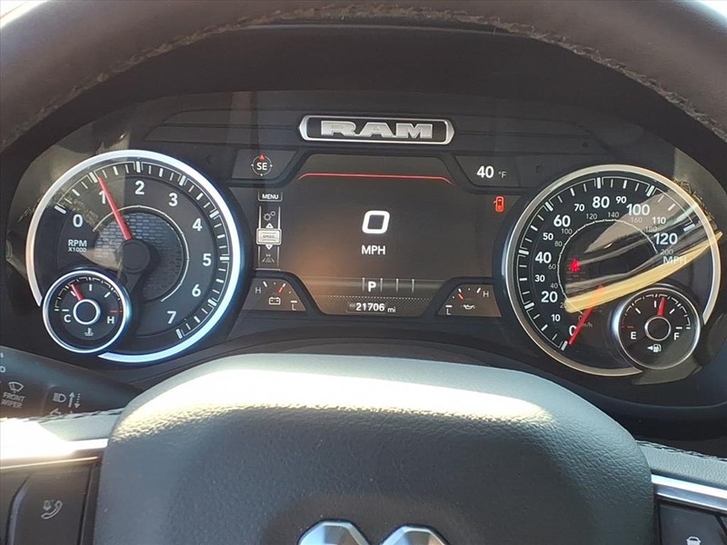 Ram 1500 Vehicle Full-screen Gallery Image 18