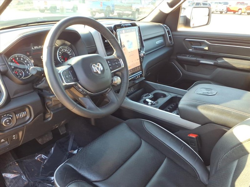 Ram 1500 Vehicle Full-screen Gallery Image 20