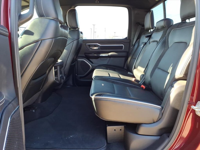 Ram 1500 Vehicle Full-screen Gallery Image 21