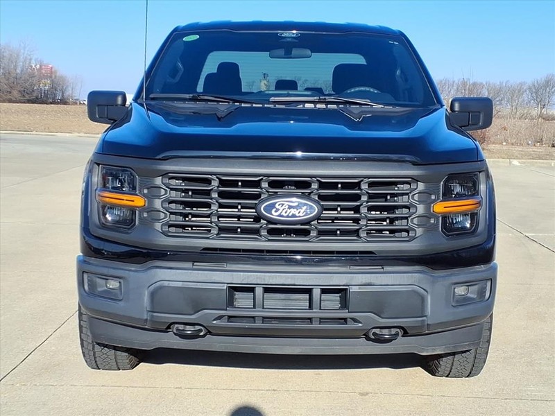 Ford F-150 Vehicle Full-screen Gallery Image 7