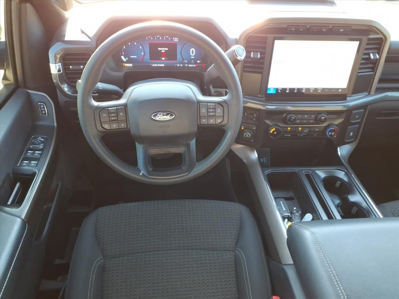 Ford F-150 Vehicle Full-screen Gallery Image 9