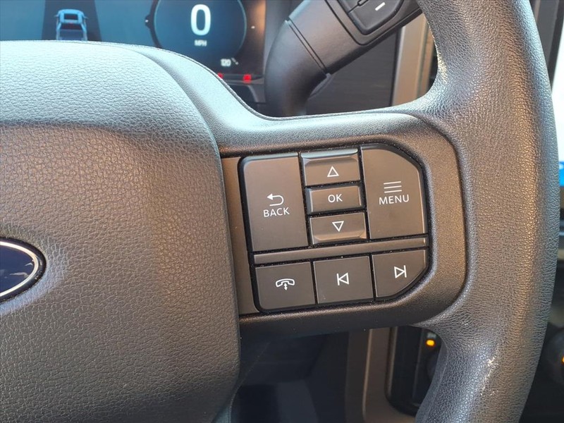 Ford F-150 Vehicle Full-screen Gallery Image 16