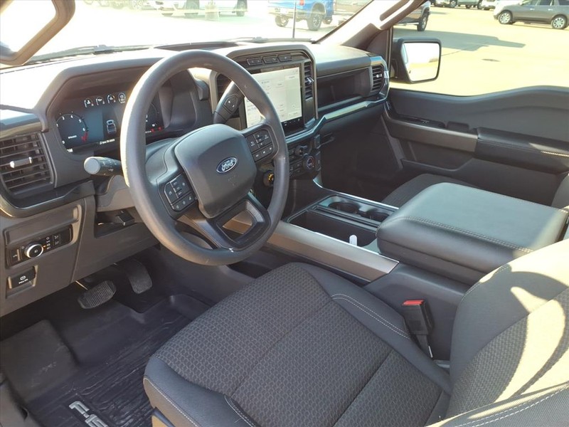 Ford F-150 Vehicle Full-screen Gallery Image 19