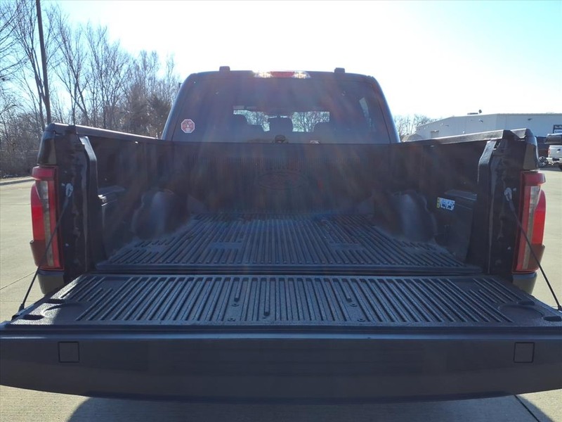 Ford F-150 Vehicle Full-screen Gallery Image 21