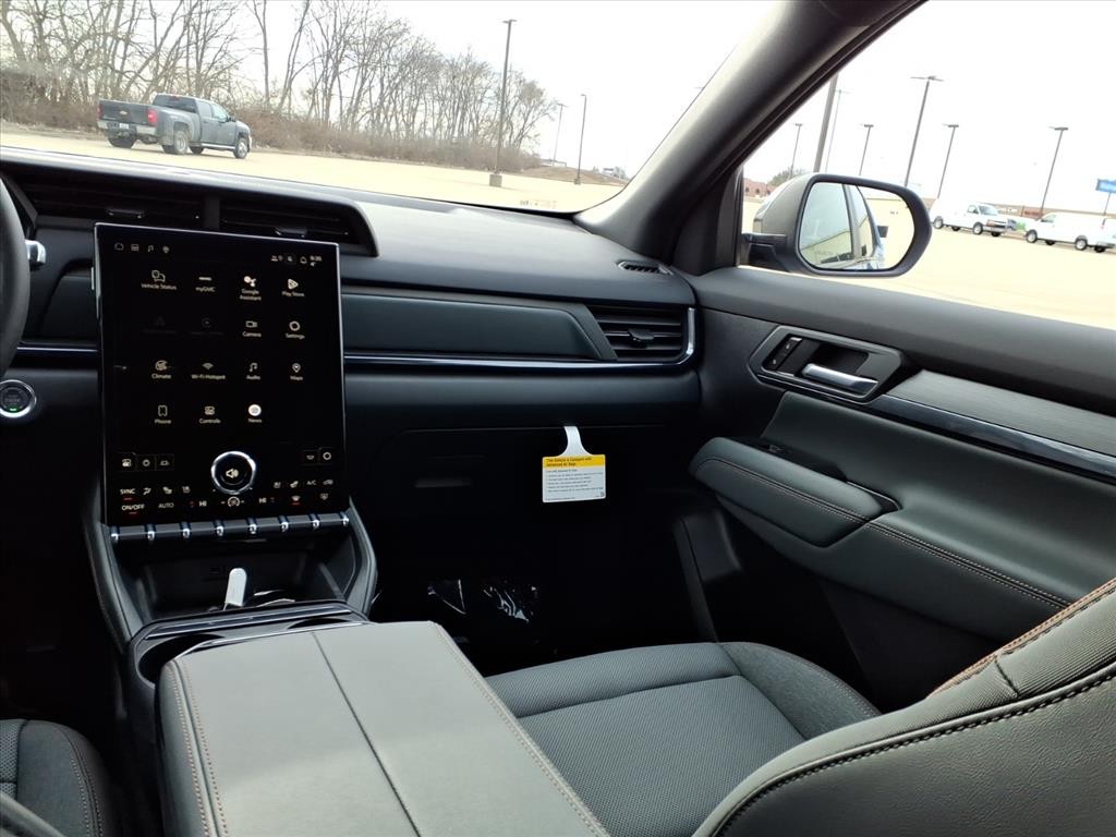 GMC Terrain Vehicle Full-screen Gallery Image 5