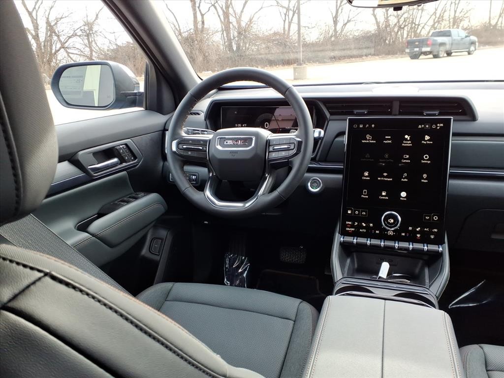 GMC Terrain Vehicle Full-screen Gallery Image 6