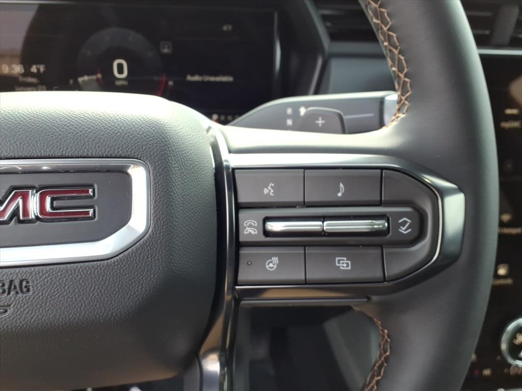 GMC Terrain Vehicle Full-screen Gallery Image 12