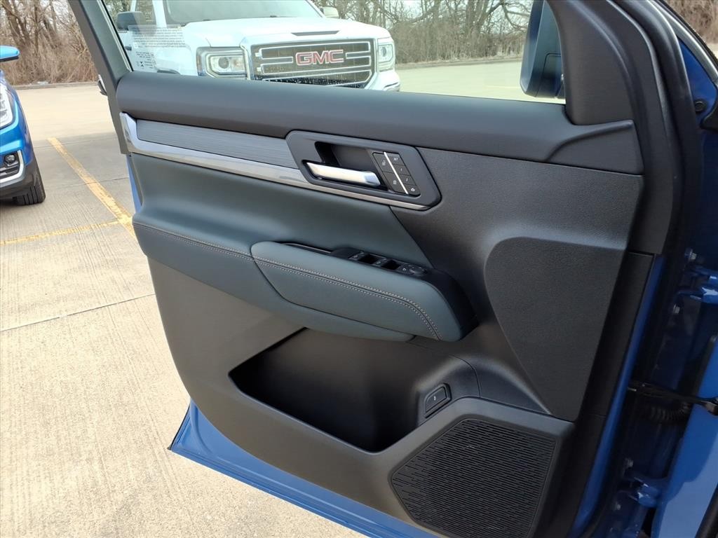 GMC Terrain Vehicle Full-screen Gallery Image 14