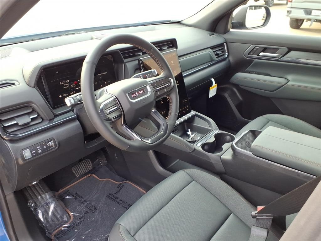 GMC Terrain Vehicle Full-screen Gallery Image 15