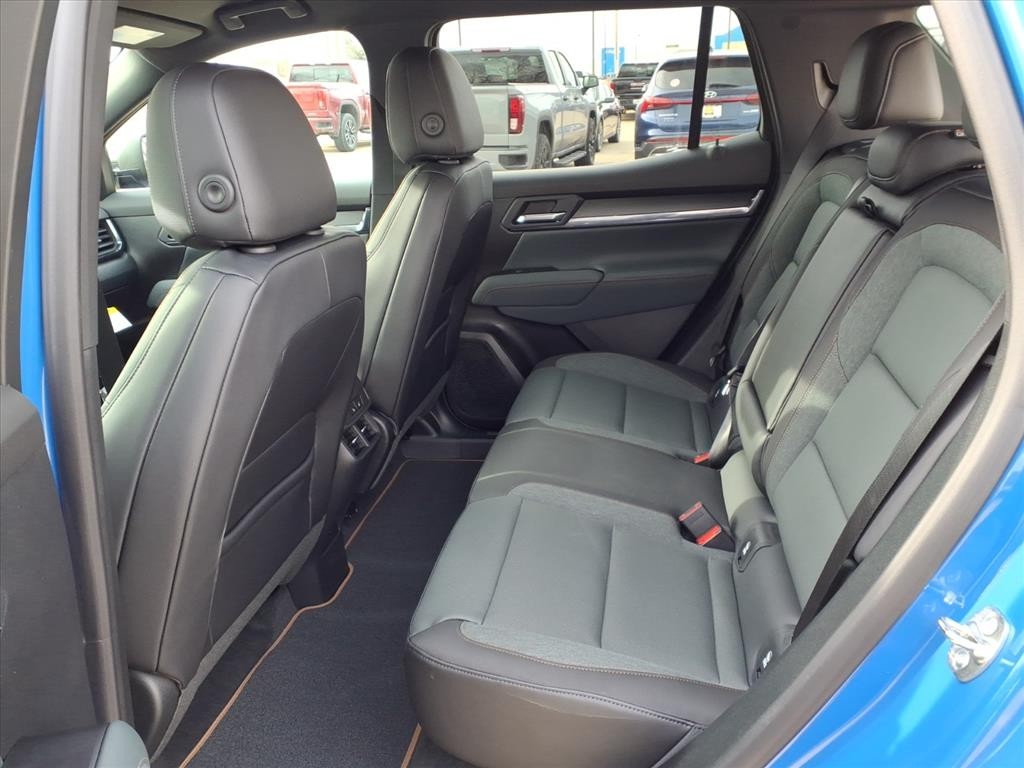 GMC Terrain Vehicle Full-screen Gallery Image 16